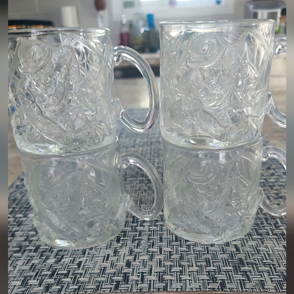 McDonald's cups - Picture 1 of 7